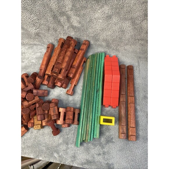 Lincoln Logs‎ Vintage 74 Piece Original Container With Extra Pieces - Picture 2 of 11